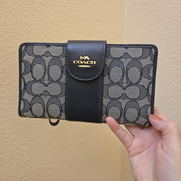 Coach Phone Wallet In Signature Jaquard - Picture 11 of 12